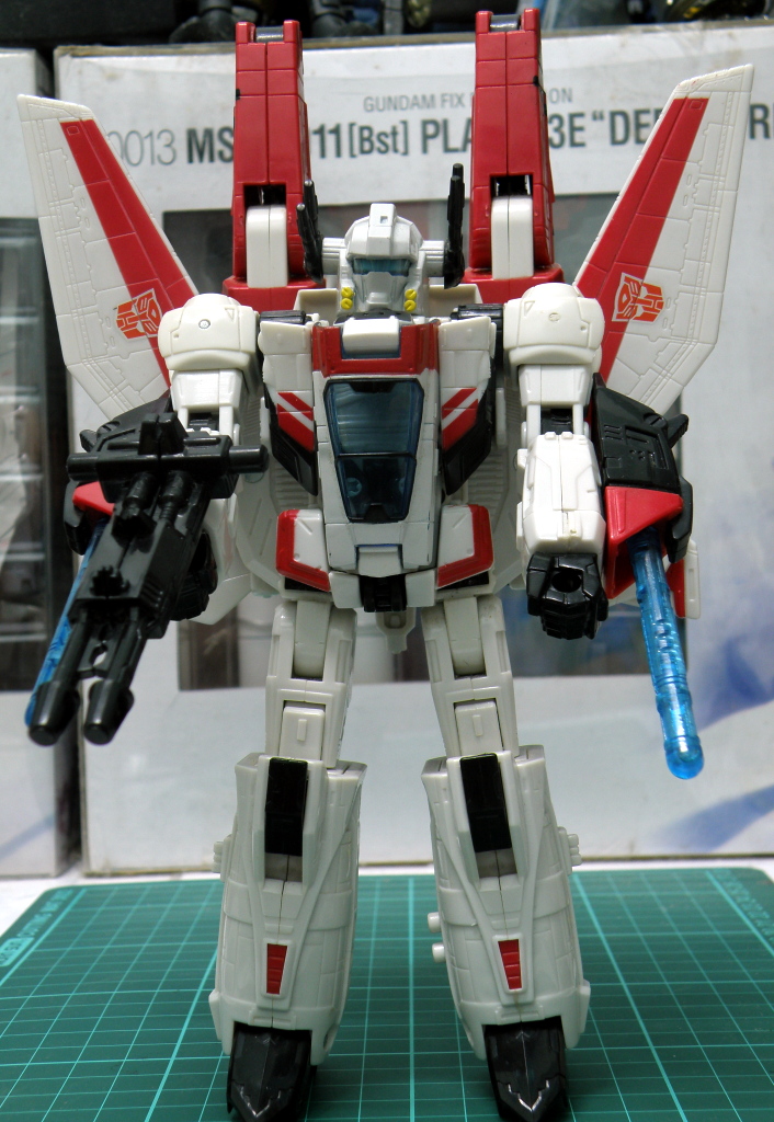 JetFire Robot Mode with Armaments