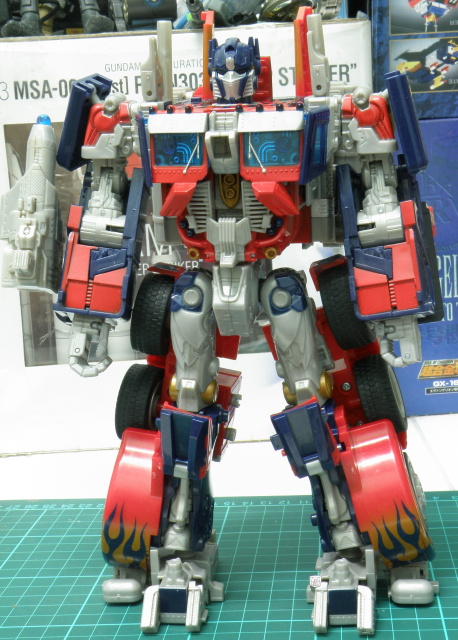 Transformers Movie 2007 Leader Class Optimus Prime front view