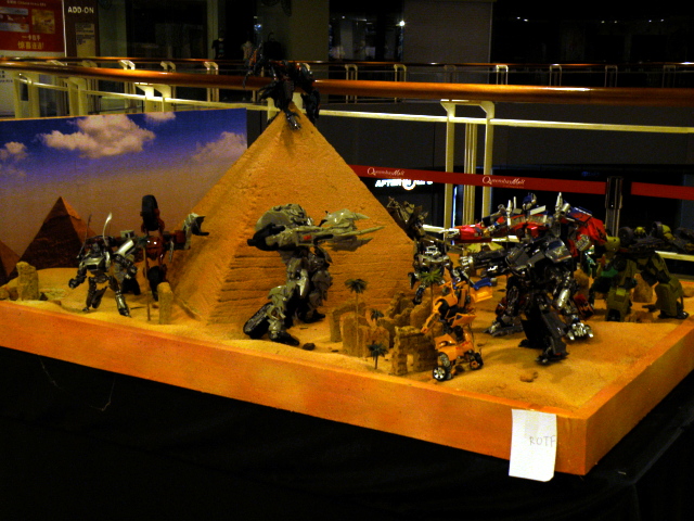 Desert climatical battle diorama of ROTF.