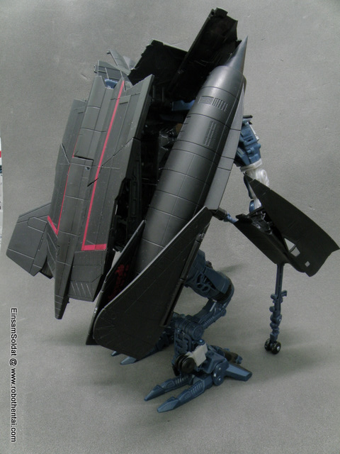 Default Leader Class JetFire back without removal of parts.