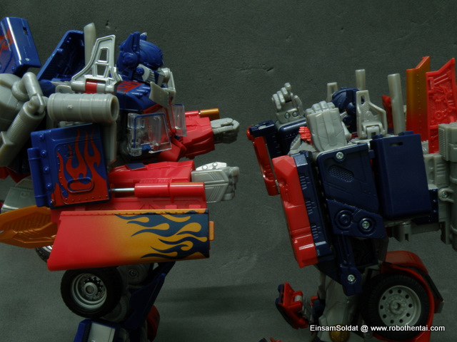 Optimus Prime Robot Compare Arms Articulations.
