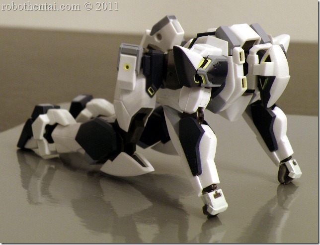 ARX7 Robot Damashii standby on four.